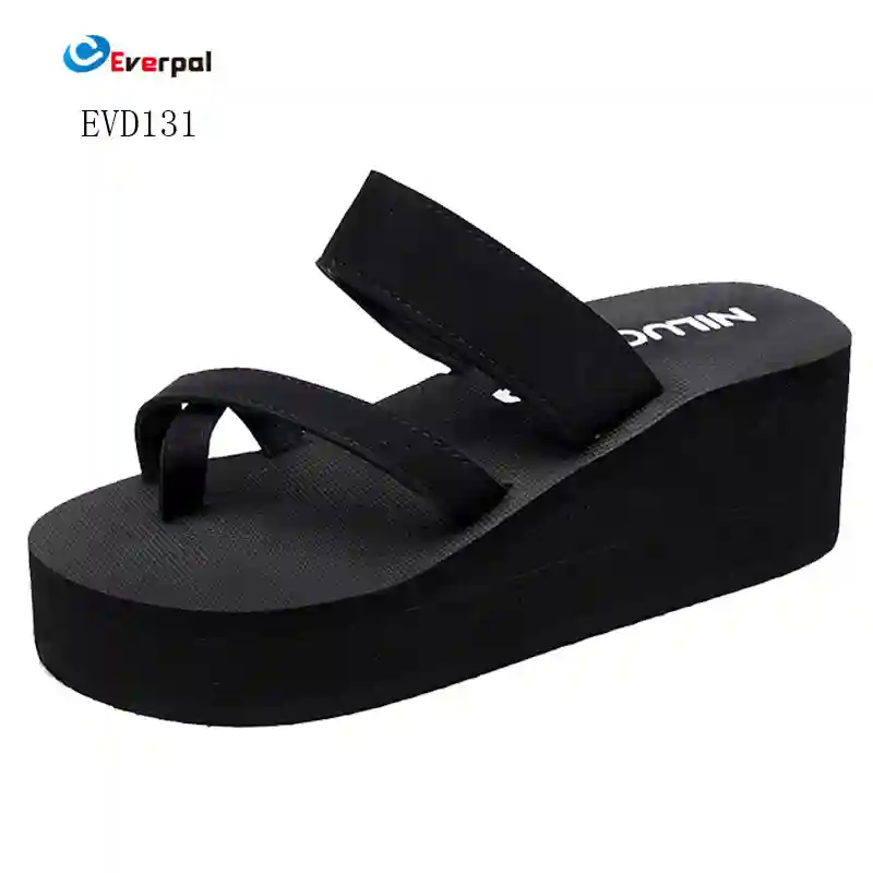 Papucii de casă pentru femei devin o nouă tendință în încălțămintea casual?